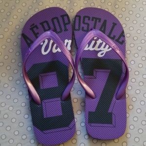 Aeropostale purple flip flops NWOT